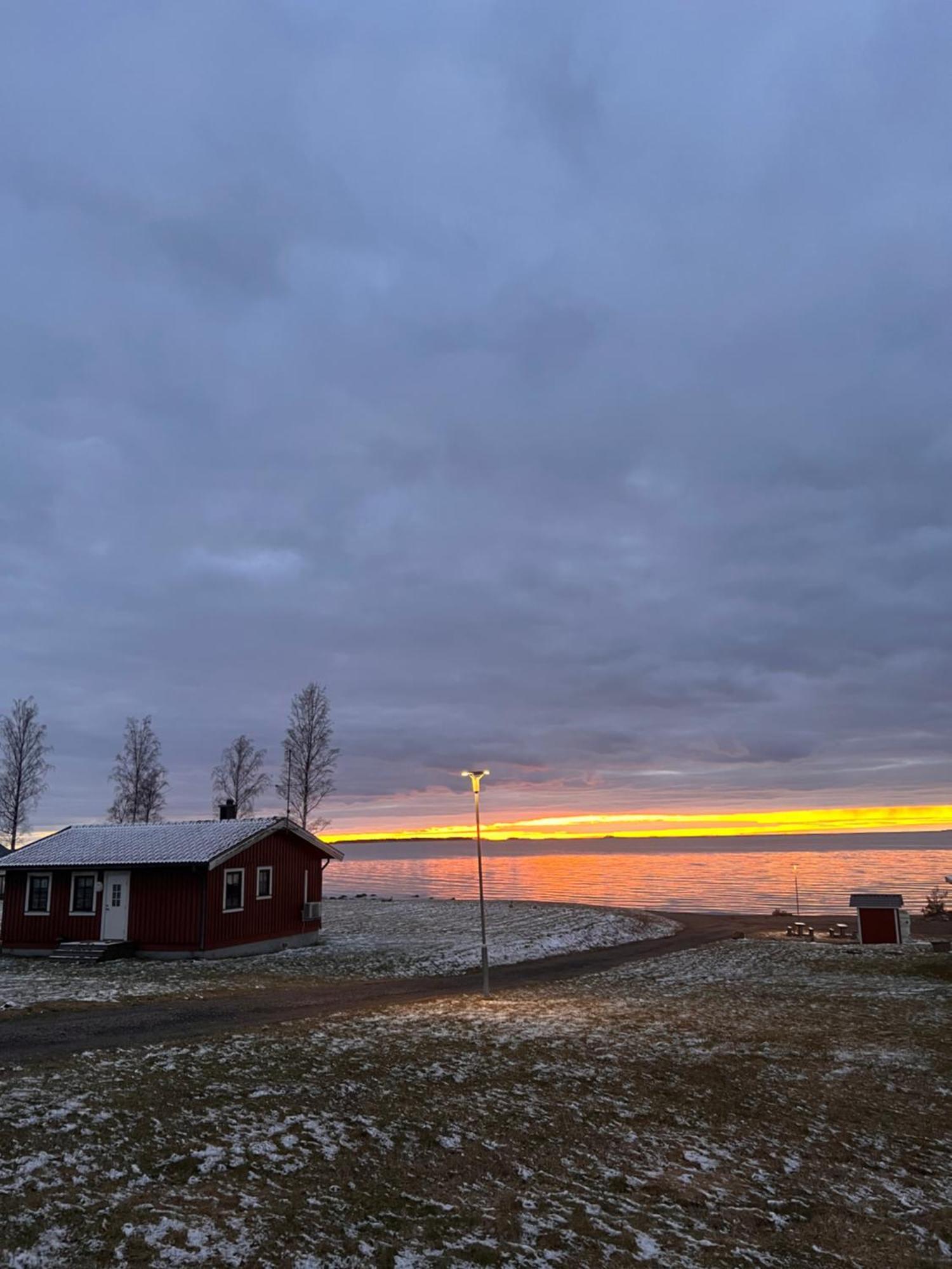Askevikstugby Villa Sjötorp Екстериор снимка