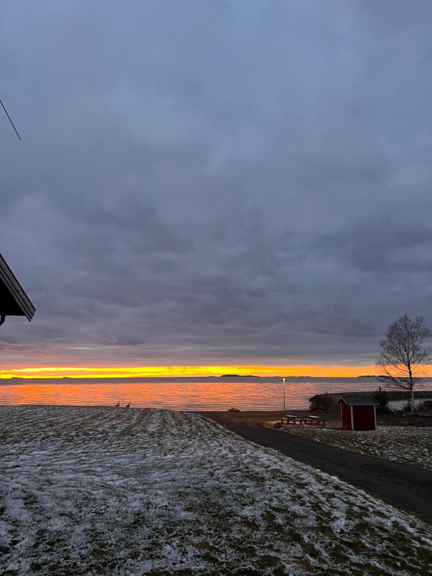 Askevikstugby Villa Sjötorp Екстериор снимка